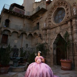 Pink Quinceanera Dress Off Shoulder 2024 Ball Gown Princess Dresses Sequin Lace Appliques Birthday Party Robe With Bow