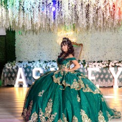 Tiered Emerald Green Quinceanera Dress Sweetheart Neck Off Shoulder Vestidos De 15 Anos Sequin Girls Princess Dress