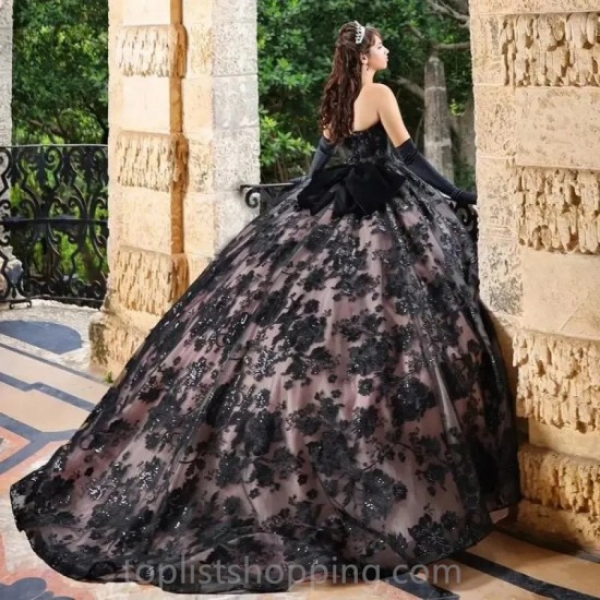 Sweetheart Black Quinceanera Dresses Sequined Appliques Lace Ball Gown Illusion Bow Corset Vestidos De 15 Años