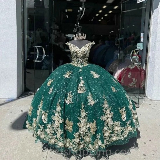 V-Neck Emerald Green Quinceanera Dresses For 16 Girl Gold Appliques Beading Princess Ball Gowns