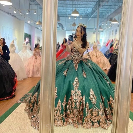 Emerald Green Quinceanera Dresses For 16 Girl V-Neck Off the Shoulder Gold Appliques Beads With Cape