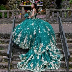 Emerald Green V-Neck Ball Gown Quinceanera Dresses Gold Applique Beads Sweet 16 Dress Pageant Gowns