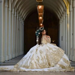 Gold Charro Quinceanera Dresses Ball Gown Long Sleeves Appliques Pearls Mexican Sweet 16 Dresses 15 Anos