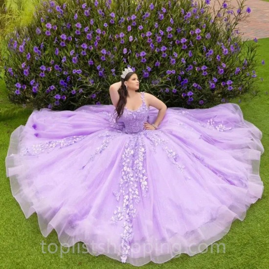 Lavender V-Neck Quinceanera Dress Sweet Beading Appliques Lace 16 Year Old Girl Princess Birthday Party Ball Dress