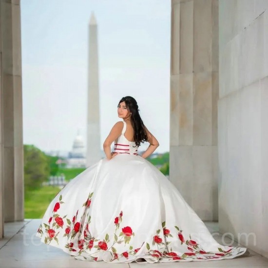 V Neck White Quinceanera Dresses 2024 With Red Flower Embroidery Ball Gown Princess Vestidos De Party Dresses