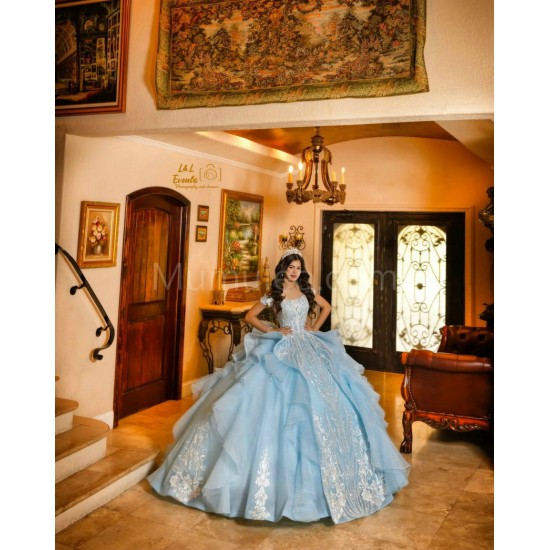 Off Shoulder Sky Blue Quinceanera Dress Lace Appliques Scoop Neck Sweet 15 Gowns