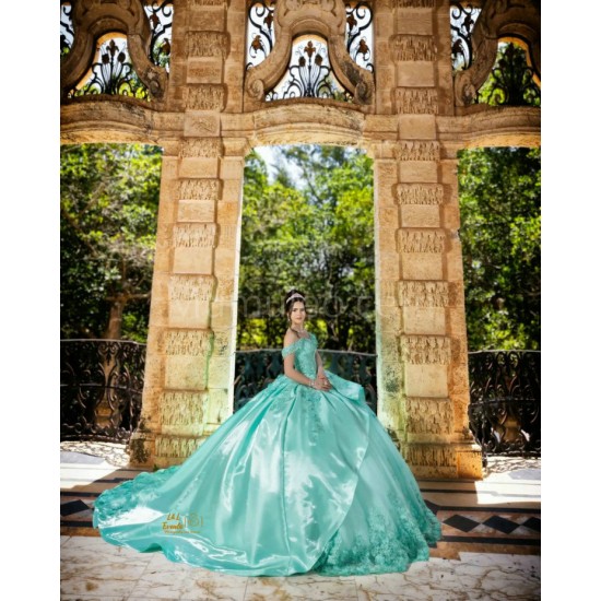 Off Shoulder Tiffany Blue Quinceanera Dress Lace Appliques Sweetheart Neck Sweet 15 Gowns