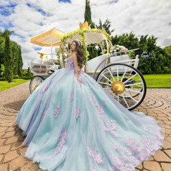 Sleeveless Tiffany Blue Quinceanera Dress Lace Appliques Sweetheart Neck Sweet 15 Gowns